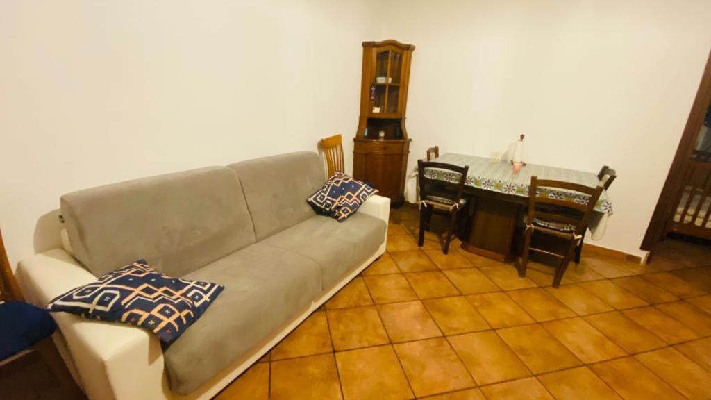 La casa tra gli ulivi di Fonte Nuova 1 Villa Esterno foto